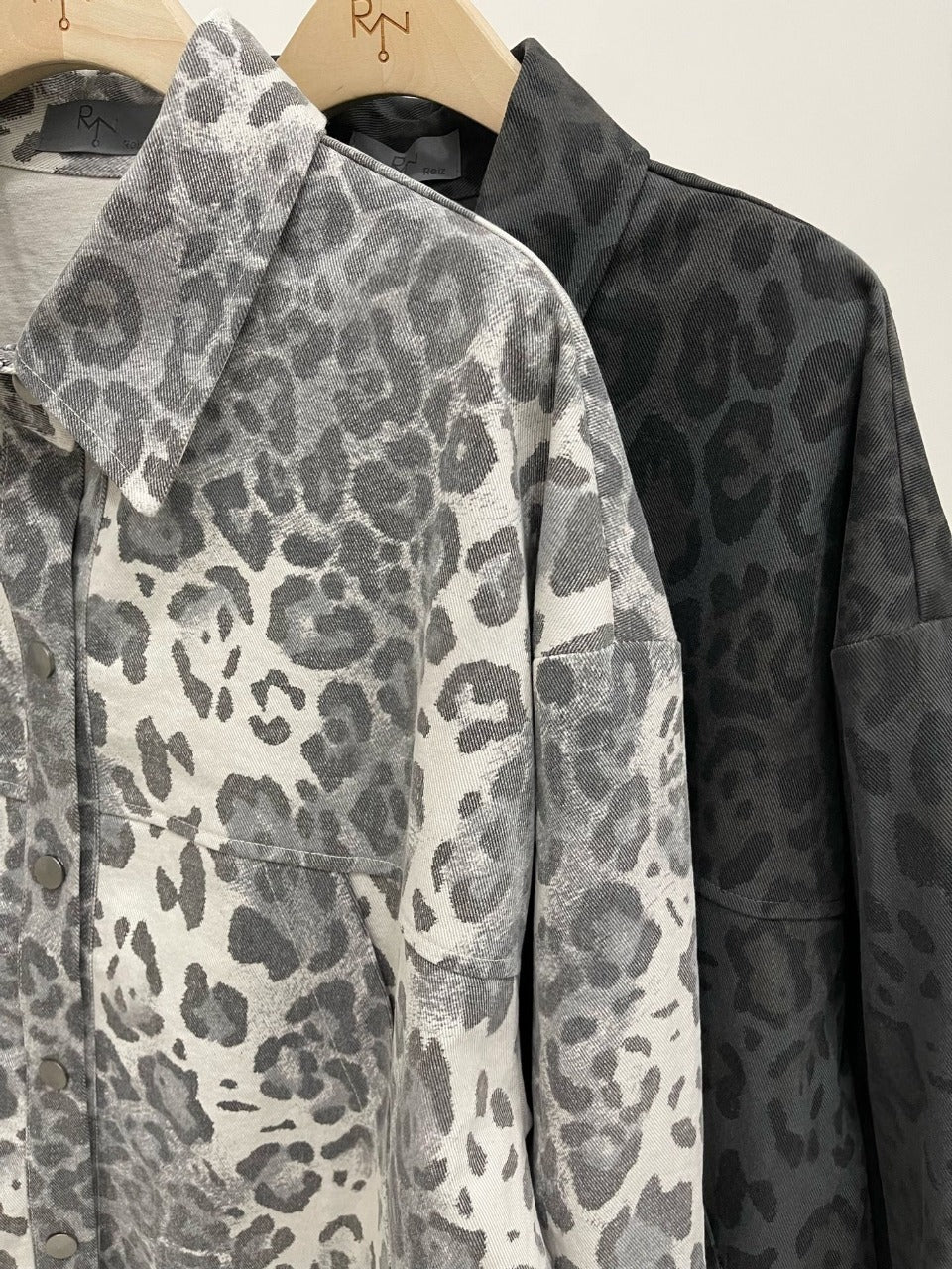 Leopard Print Shacket Dark Charcoal back pocket snap button detail close-up