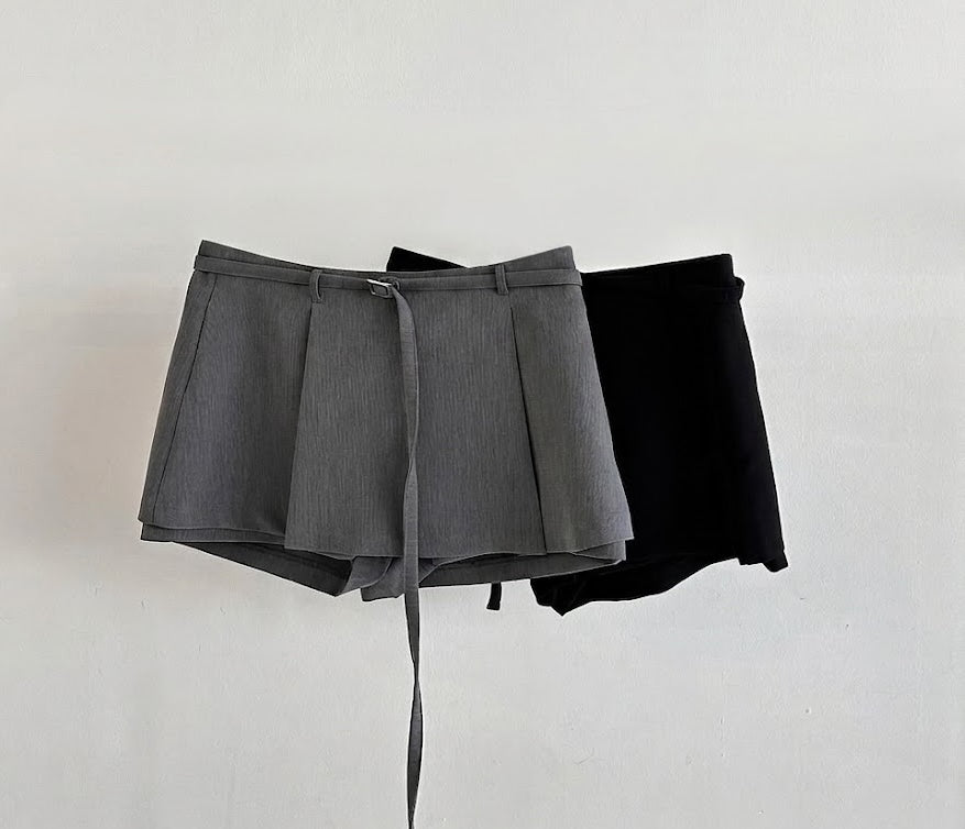Cracker Buckle Pleated Skirt & Oversized Blazer
