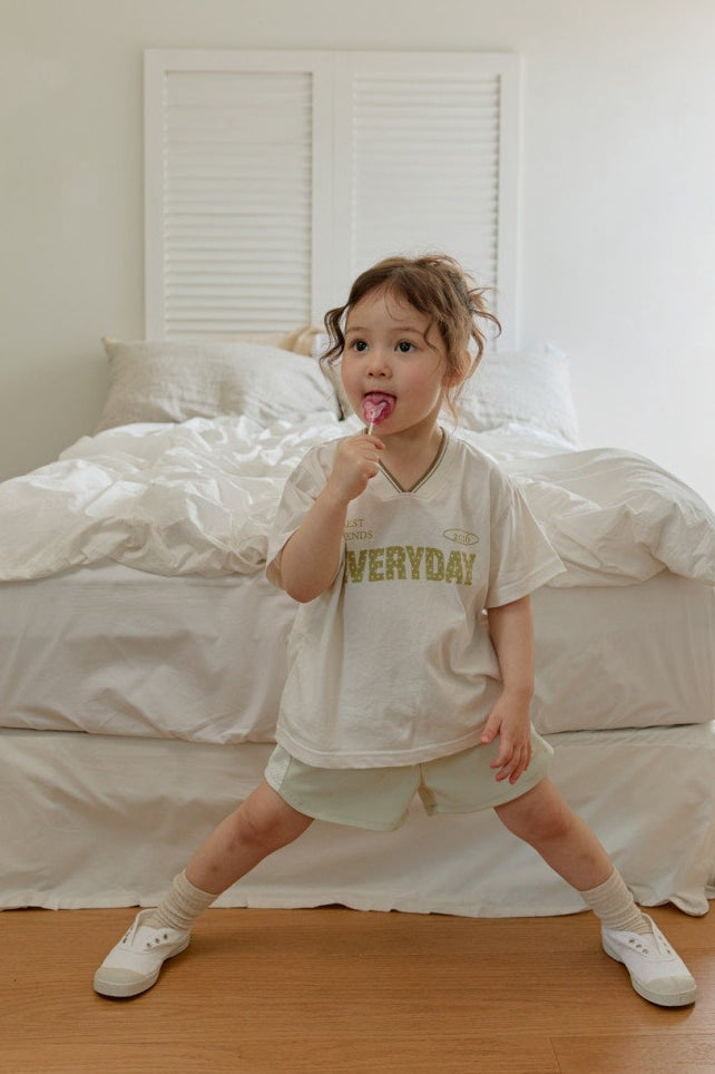 Onu V-Neck Ribbed 'Everyday' Tee Set (Choose Shorts)