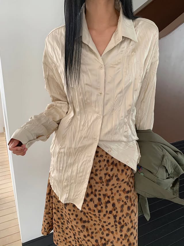 Leopard Print Midi Skirt Ivory close-up fabric and knit detail