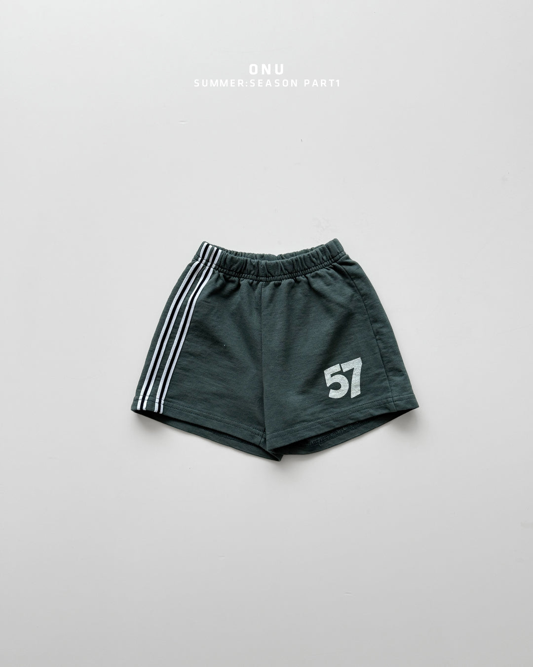 Onu '57' Appliqué Tee & Side-Stripe Shorts Set (+ Optional NY Ball Cap)