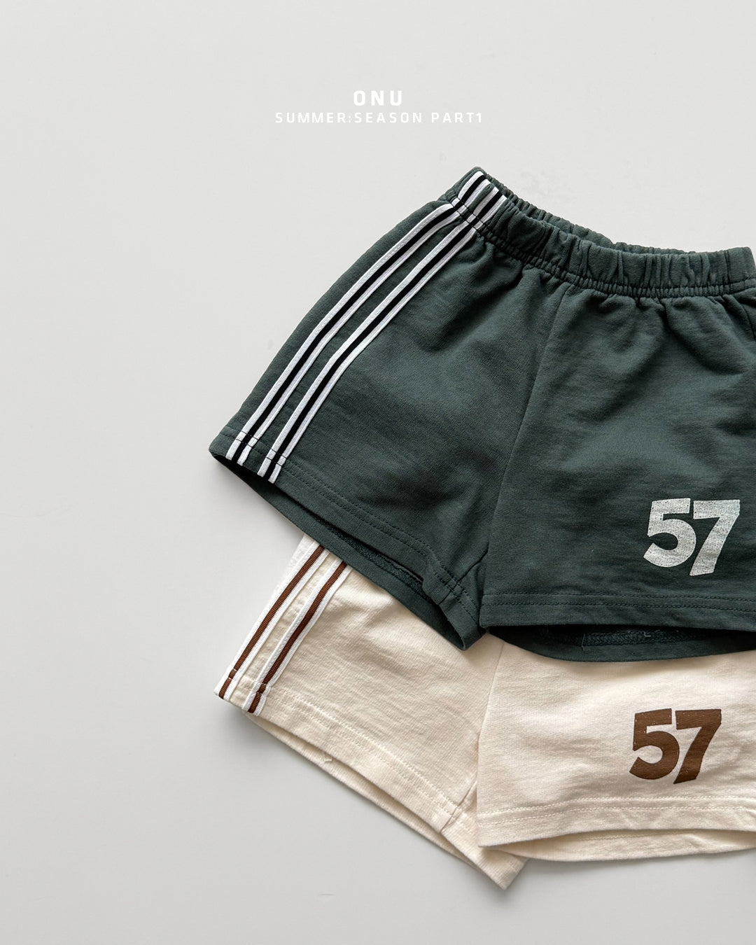 Onu '57' Appliqué Tee & Side-Stripe Shorts Set (+ Optional NY Ball Cap)