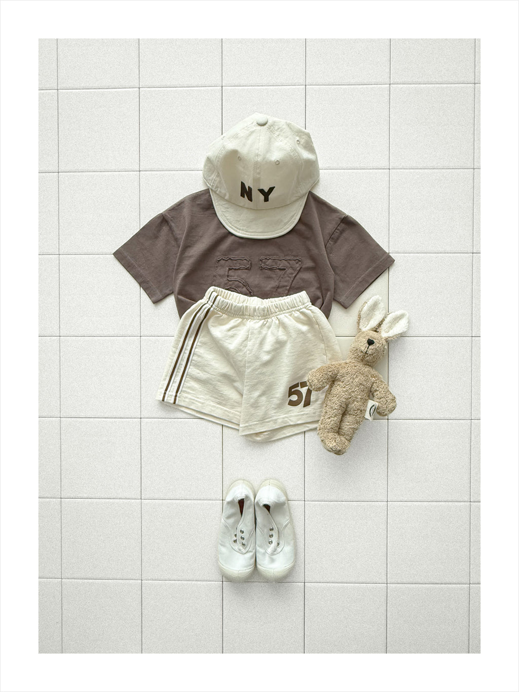 Onu '57' Appliqué Tee & Side-Stripe Shorts Set (+ Optional NY Ball Cap)