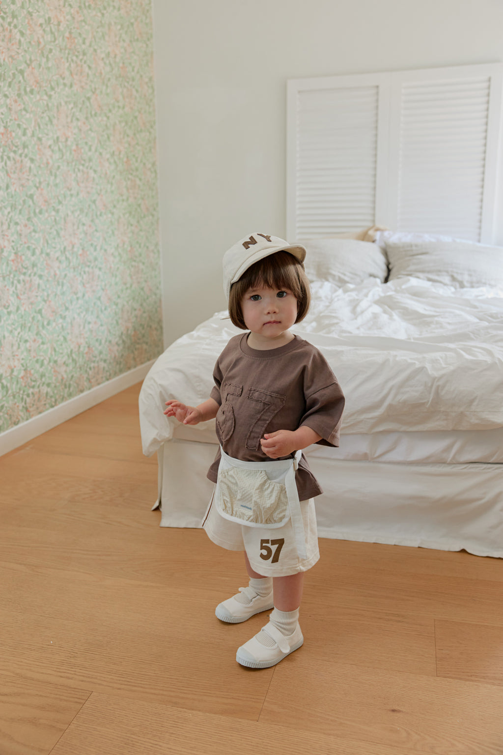 Onu '57' Appliqué Tee & Side-Stripe Shorts Set (+ Optional NY Ball Cap)