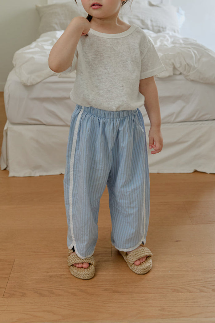 Onu Back U-Neck Tee & Stripe Wide Pants Set
