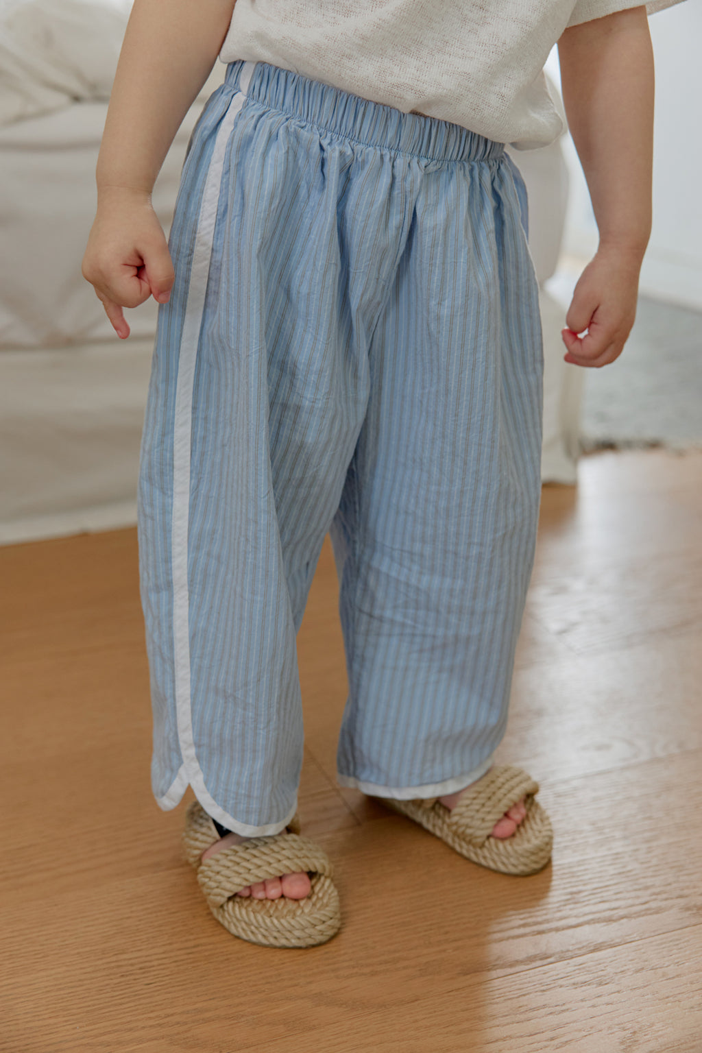 Onu Back U-Neck Tee & Stripe Wide Pants Set