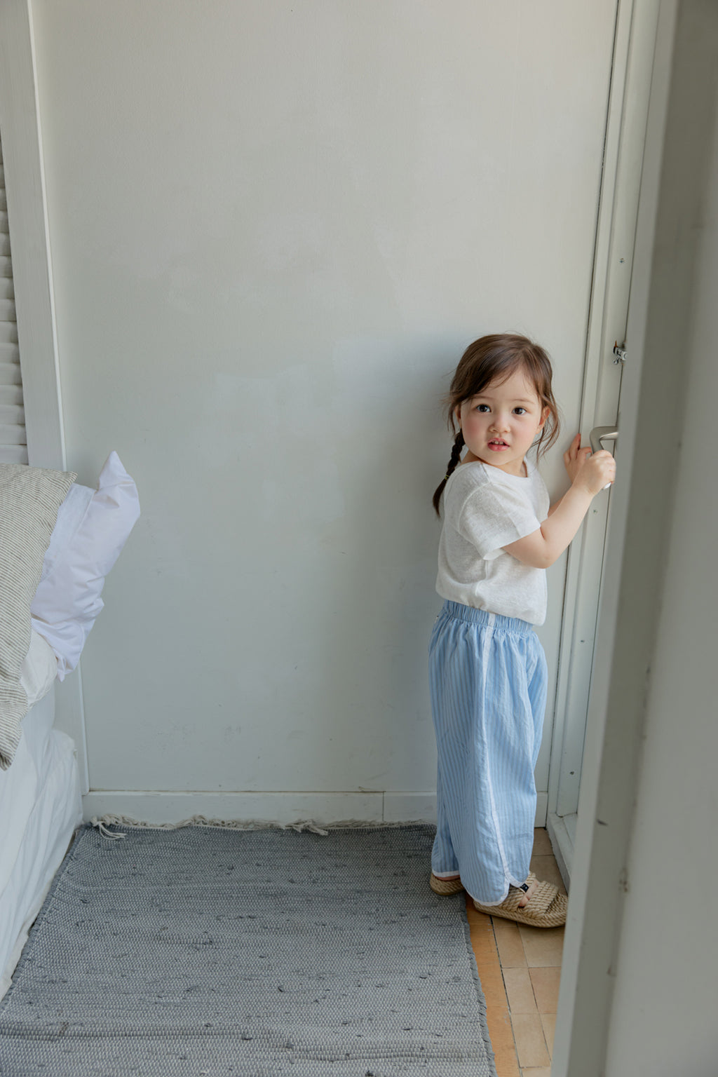 Onu Back U-Neck Tee & Stripe Wide Pants Set