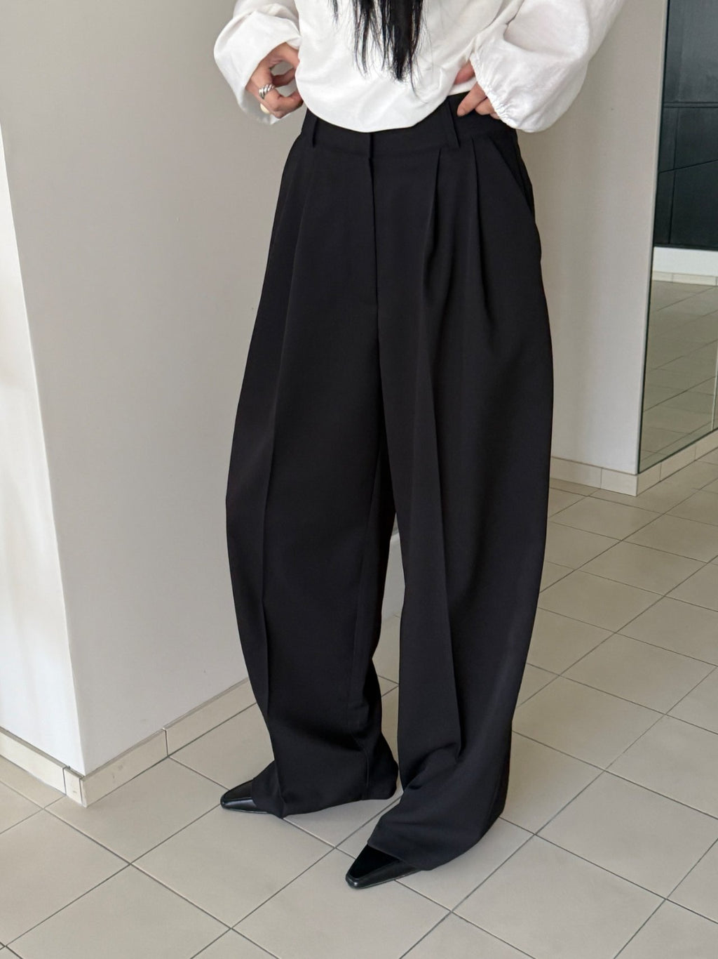 Pantaloni ampi a pieghe