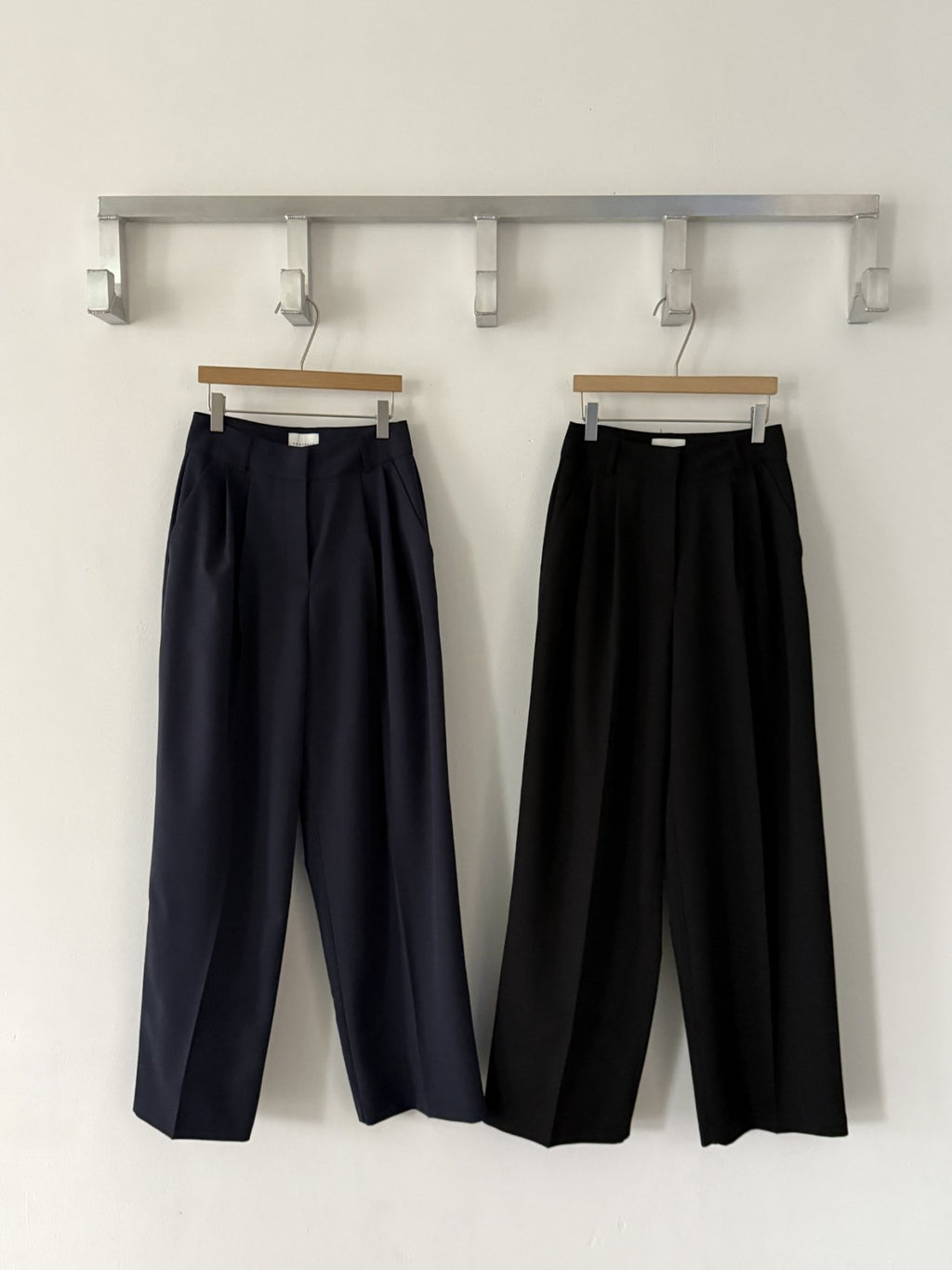 Pantaloni ampi a pieghe
