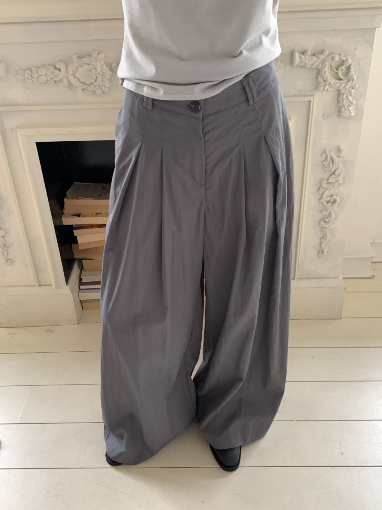 Pantaloni ampi plissettati