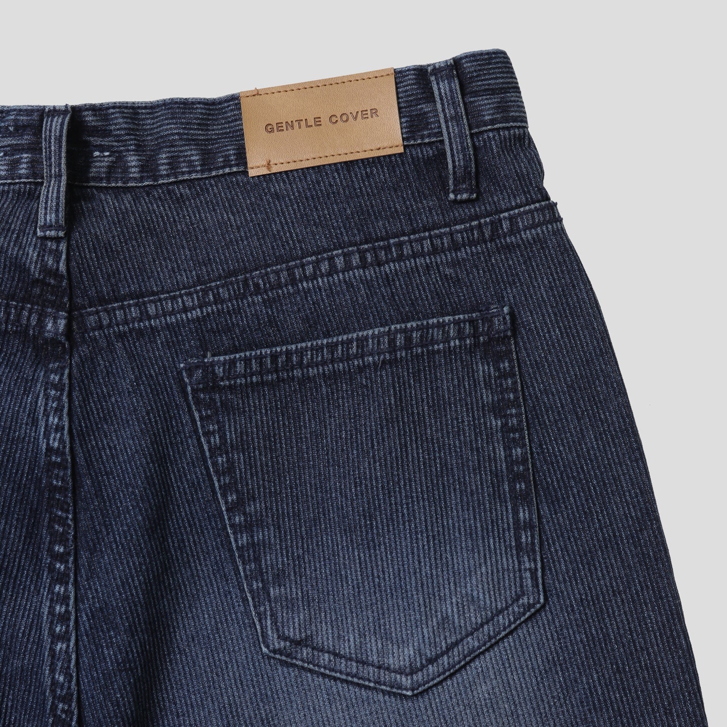 Jeans ampi in velluto a coste in vita