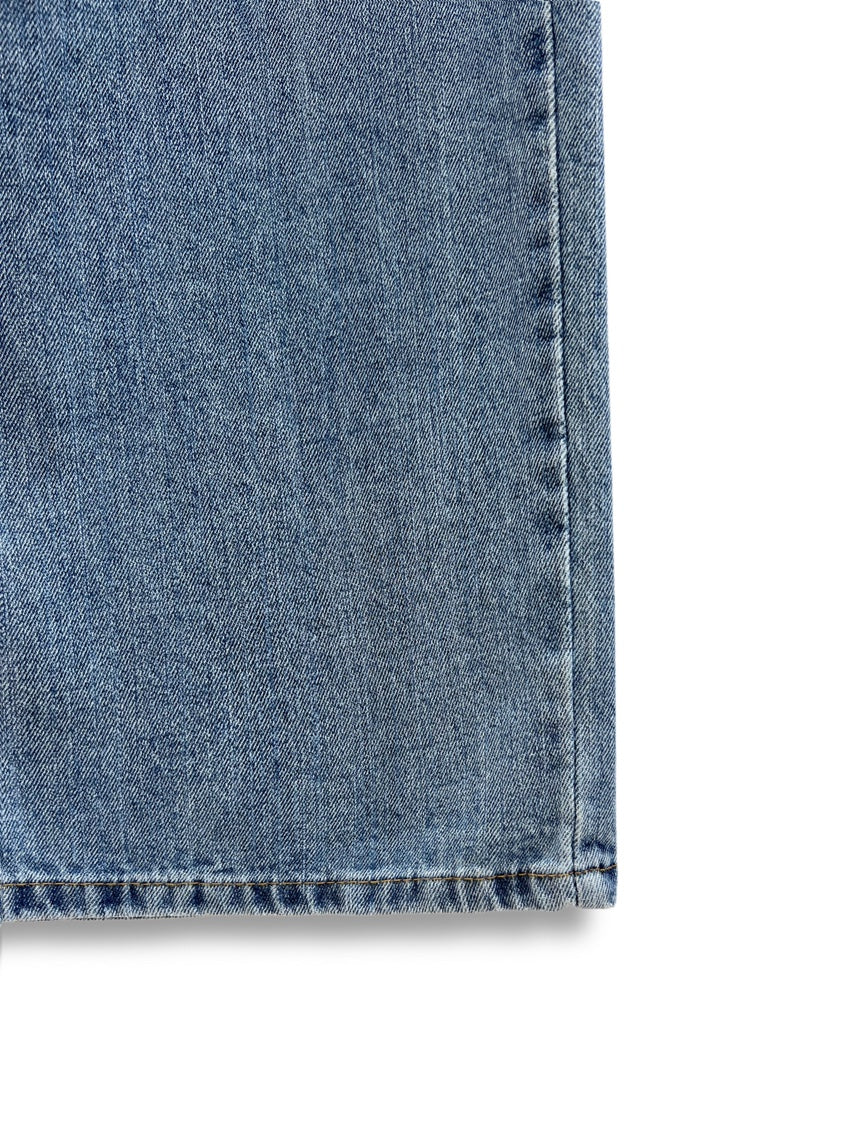 Nb.j vintage wash wide leg jeans in Light Blue, front waistband and coin pocket close-up