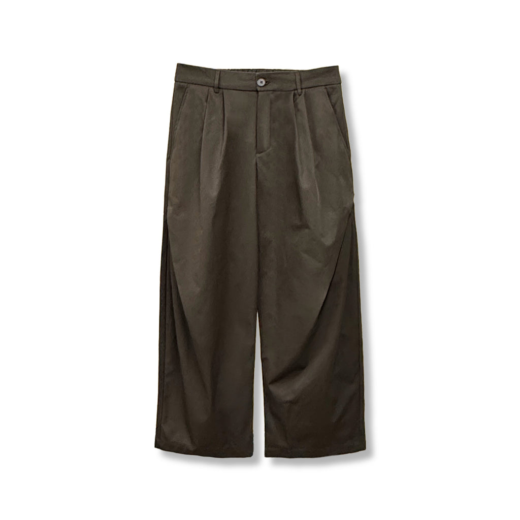 Gumi cross tuck wide leg pants in Brown, front waistband and button close-up