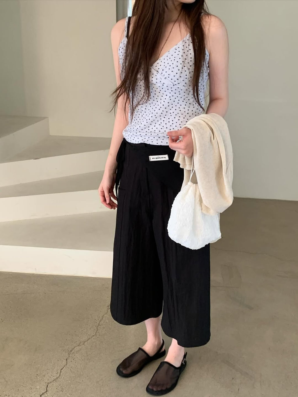 Pantalon large avec détail de taille à nouer