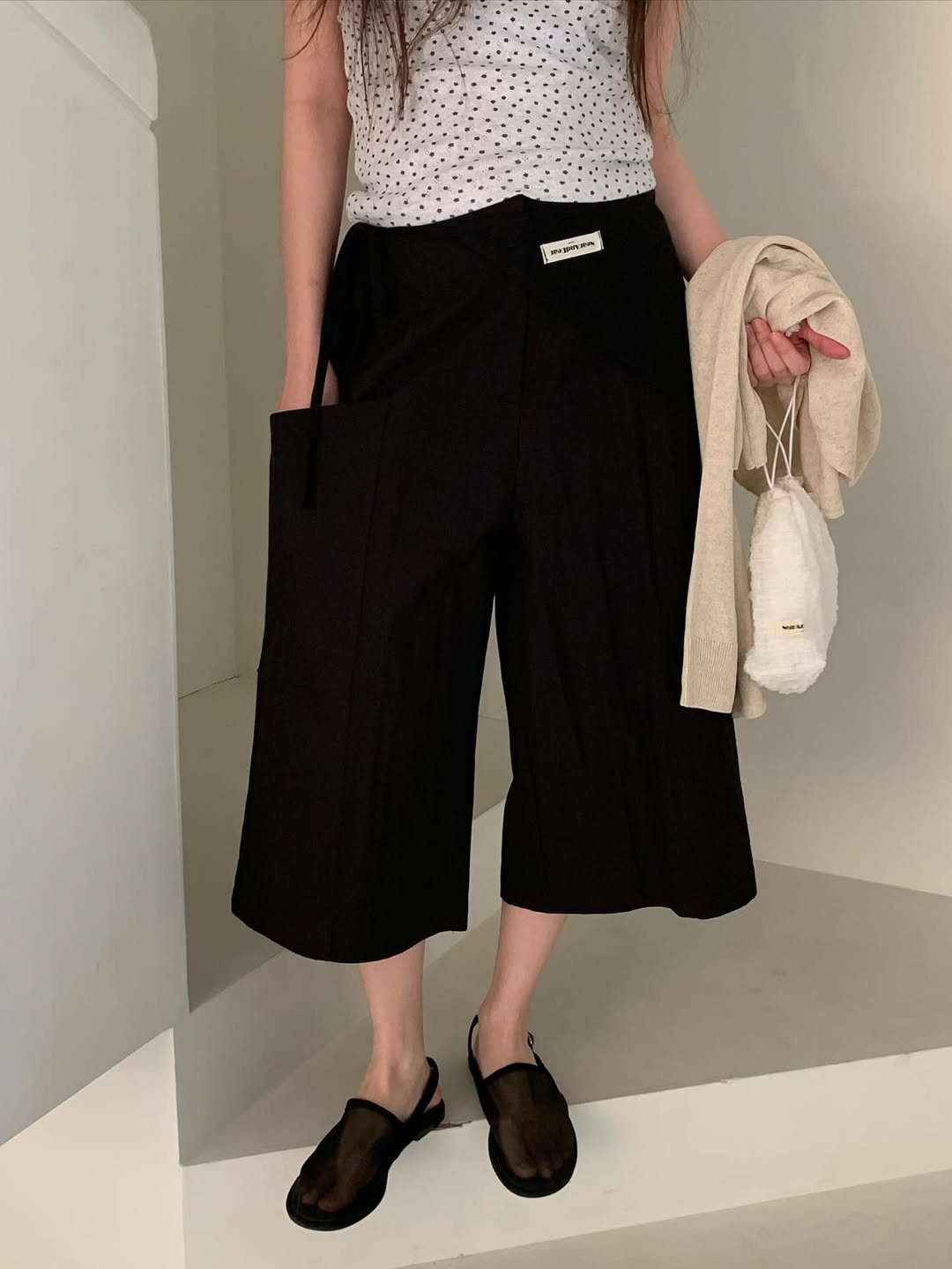Pantalon large avec détail de taille à nouer