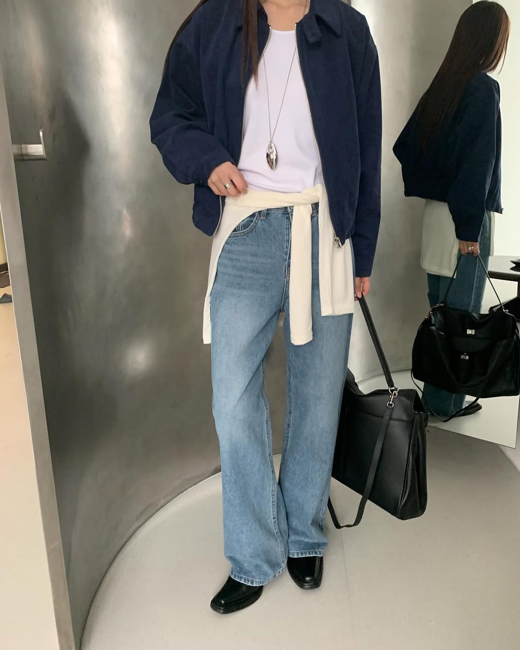 #220 Pantaloni Jeans a Gamba Larga — Lavaggio Medio