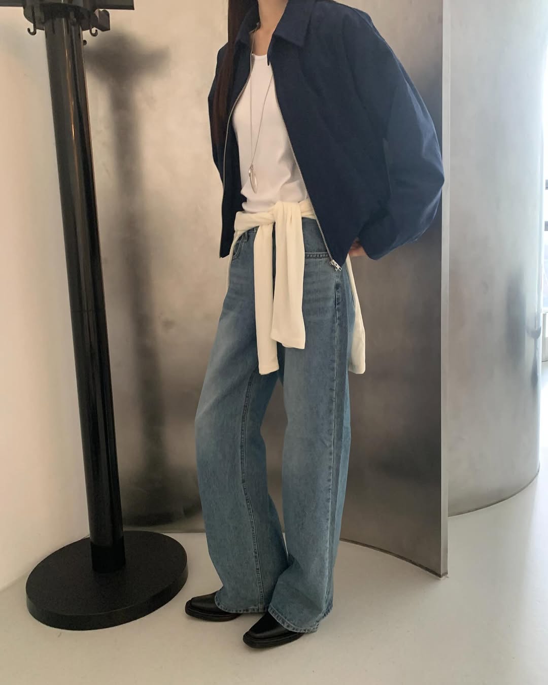 #220 Pantaloni Jeans a Gamba Larga — Lavaggio Medio