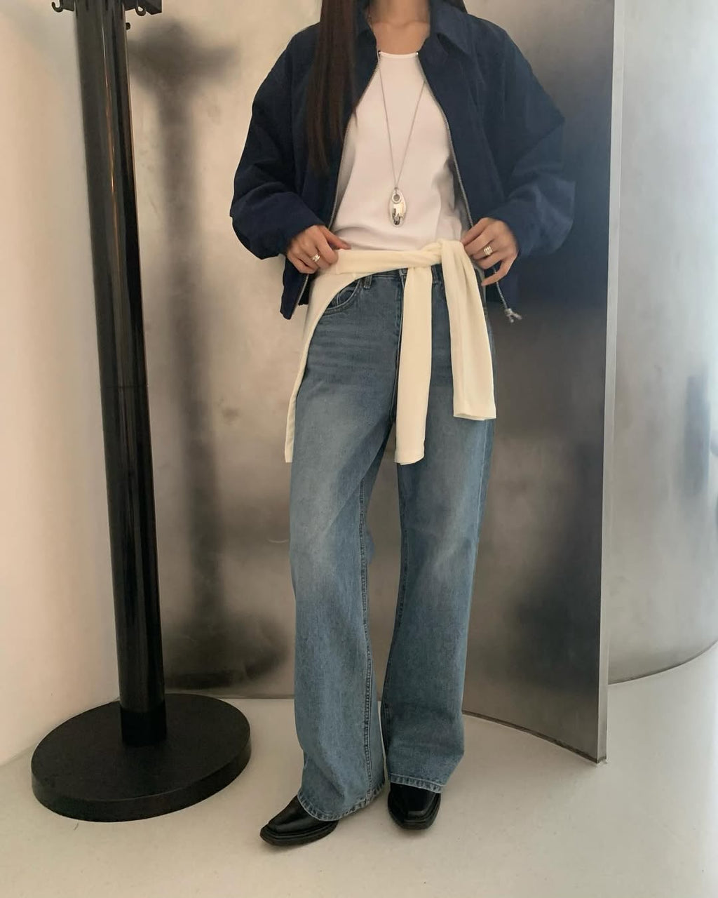 #220 Pantaloni Jeans a Gamba Larga — Lavaggio Medio