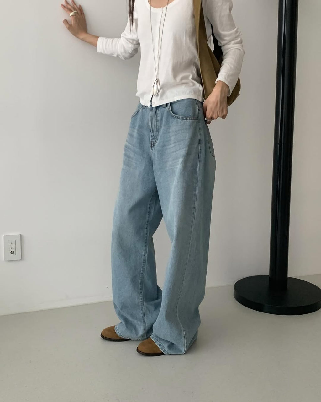 #203 Jeans chiari a gamba larga