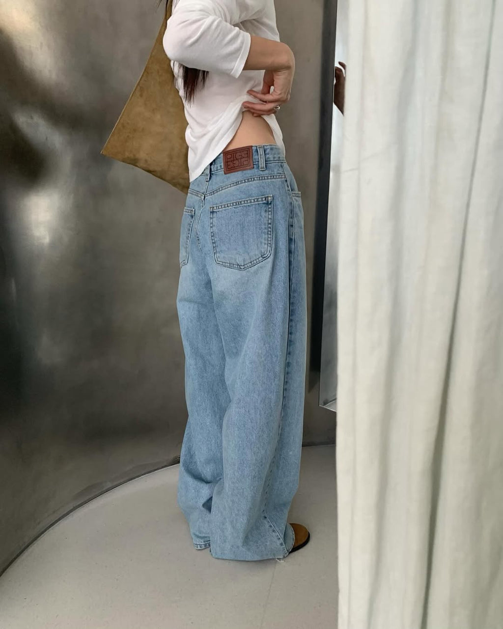#203 Jeans chiari a gamba larga