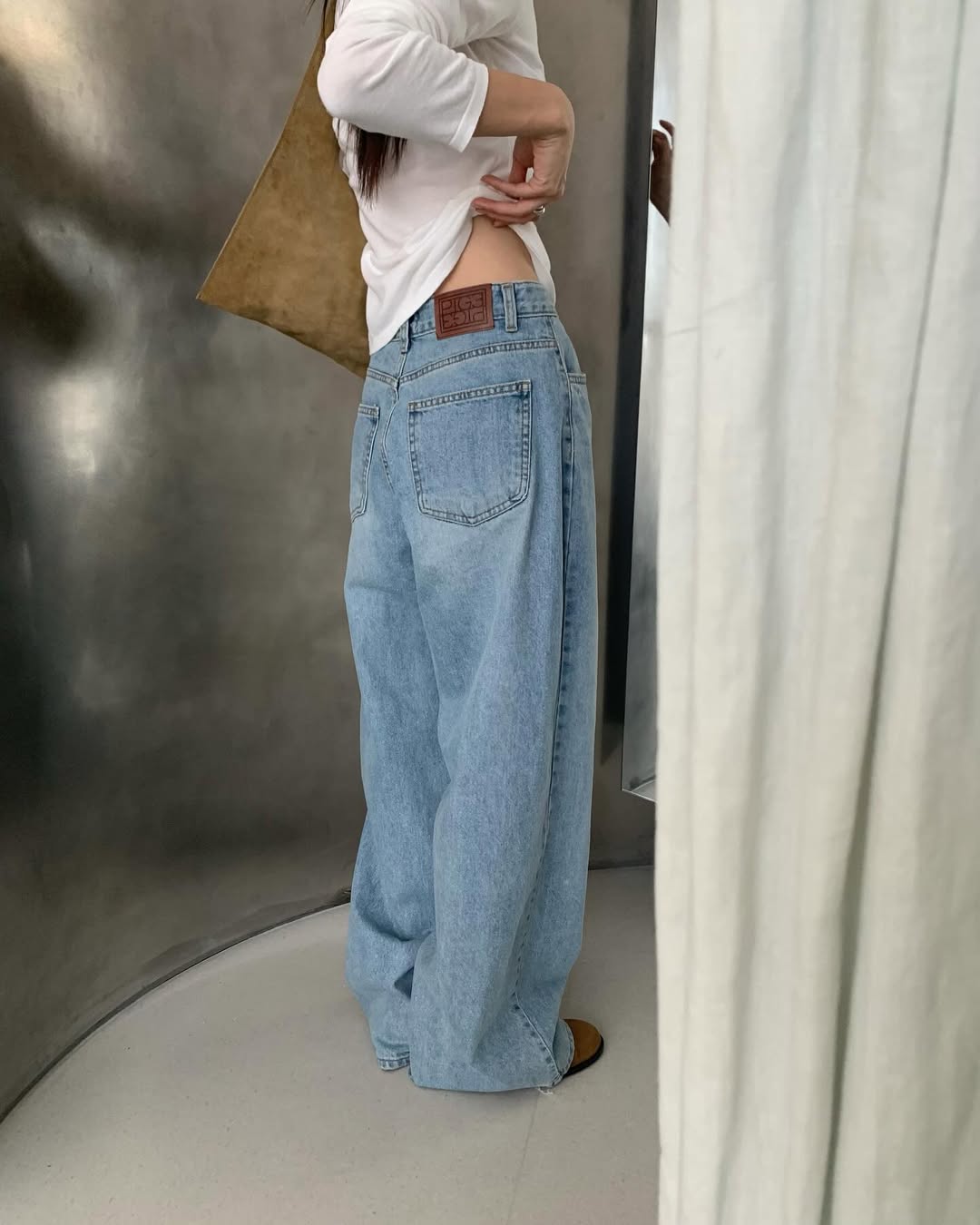 #203 Jeans chiari a gamba larga