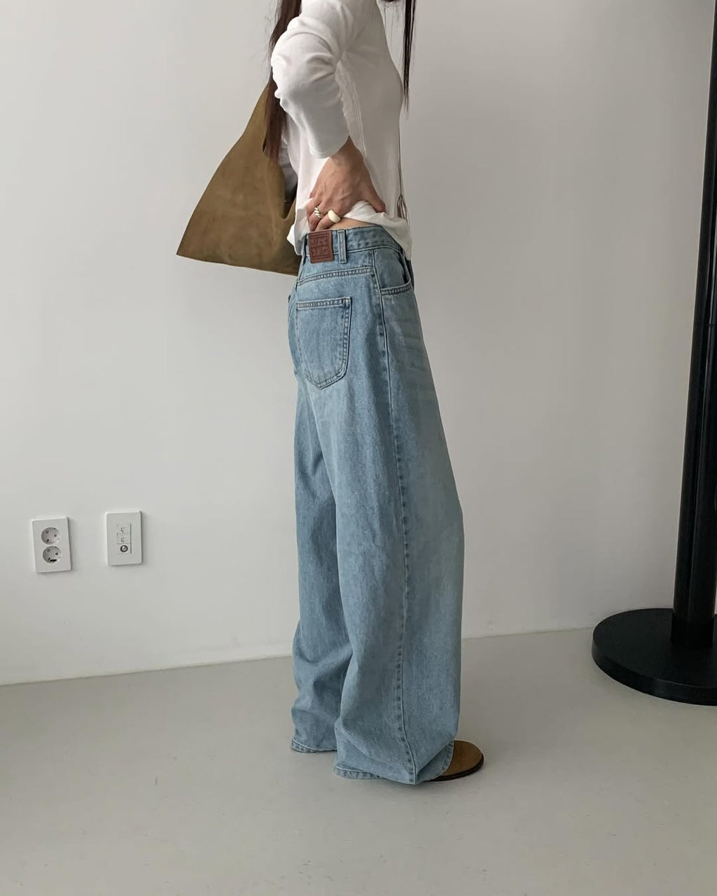 #203 Jeans chiari a gamba larga