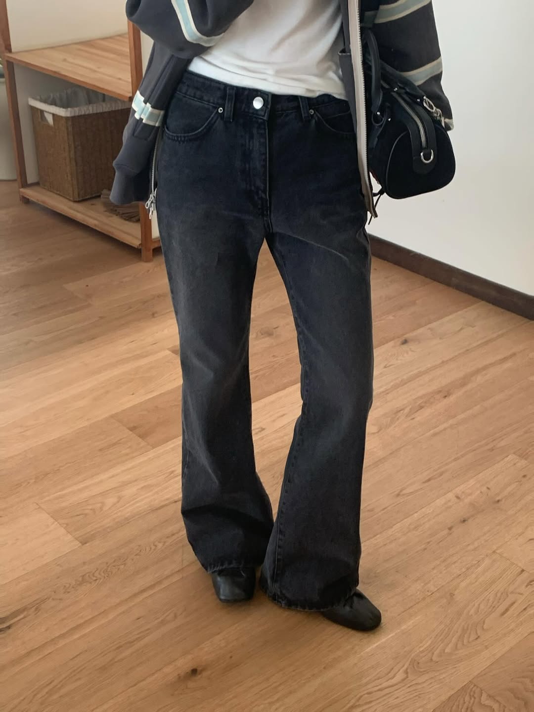 #231 Jeans Bootcut — Lavaggio Nero Sbiadito