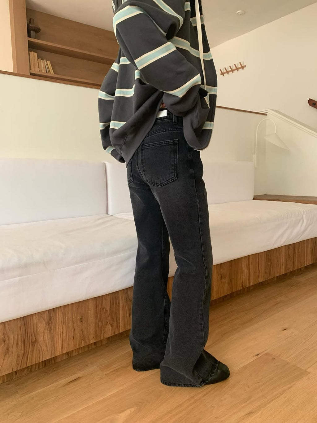 #231 Jeans Bootcut — Lavaggio Nero Sbiadito