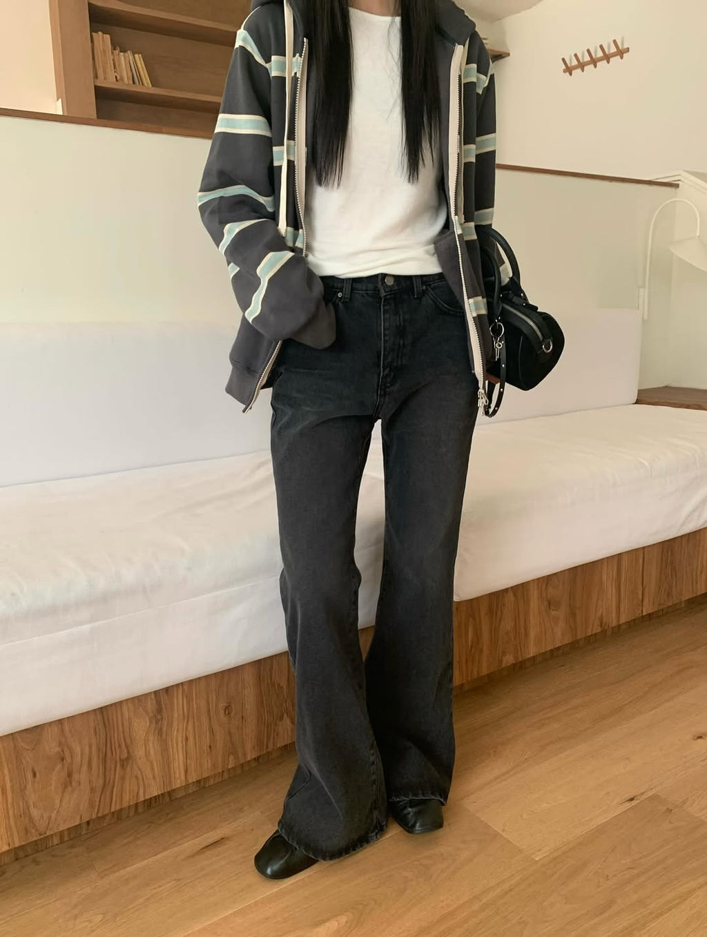 #231 Jeans Bootcut — Lavaggio Nero Sbiadito