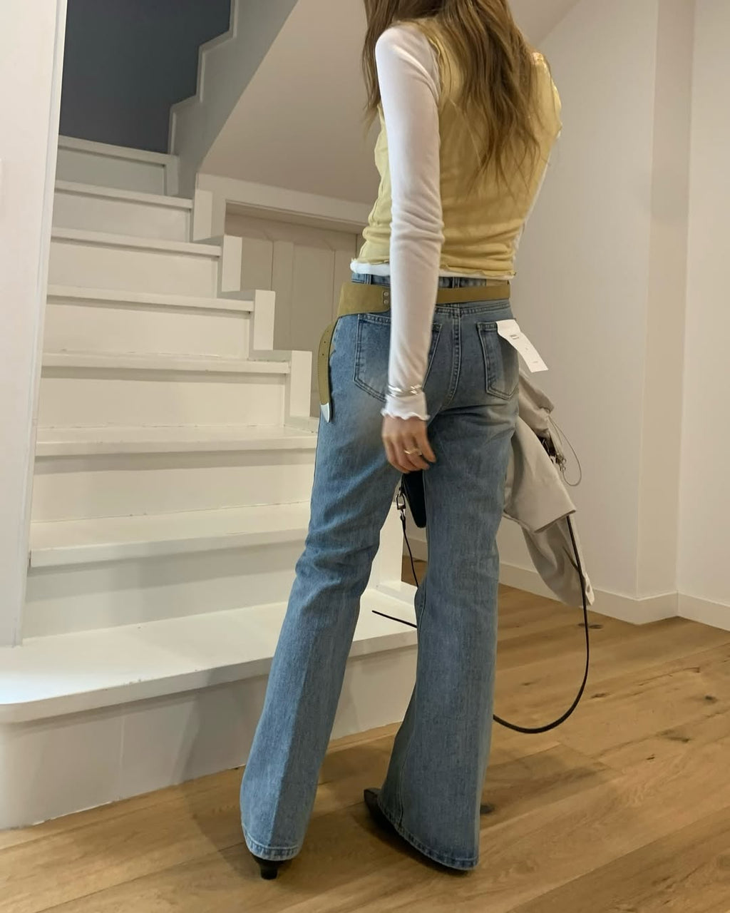 Pantaloni in denim svasati a vita media