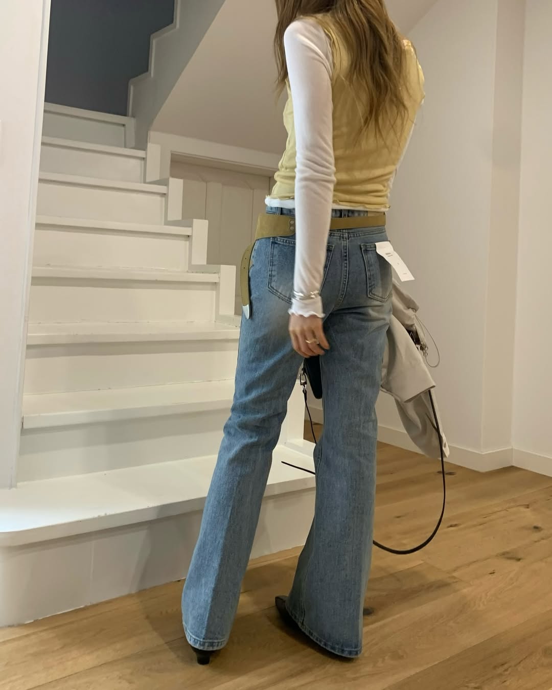 Pantaloni in denim svasati a vita media