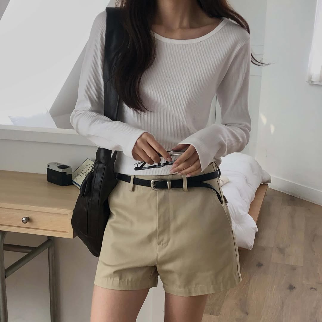 Top a maniche lunghe a costine vestibilità slim | Minimalista coreano