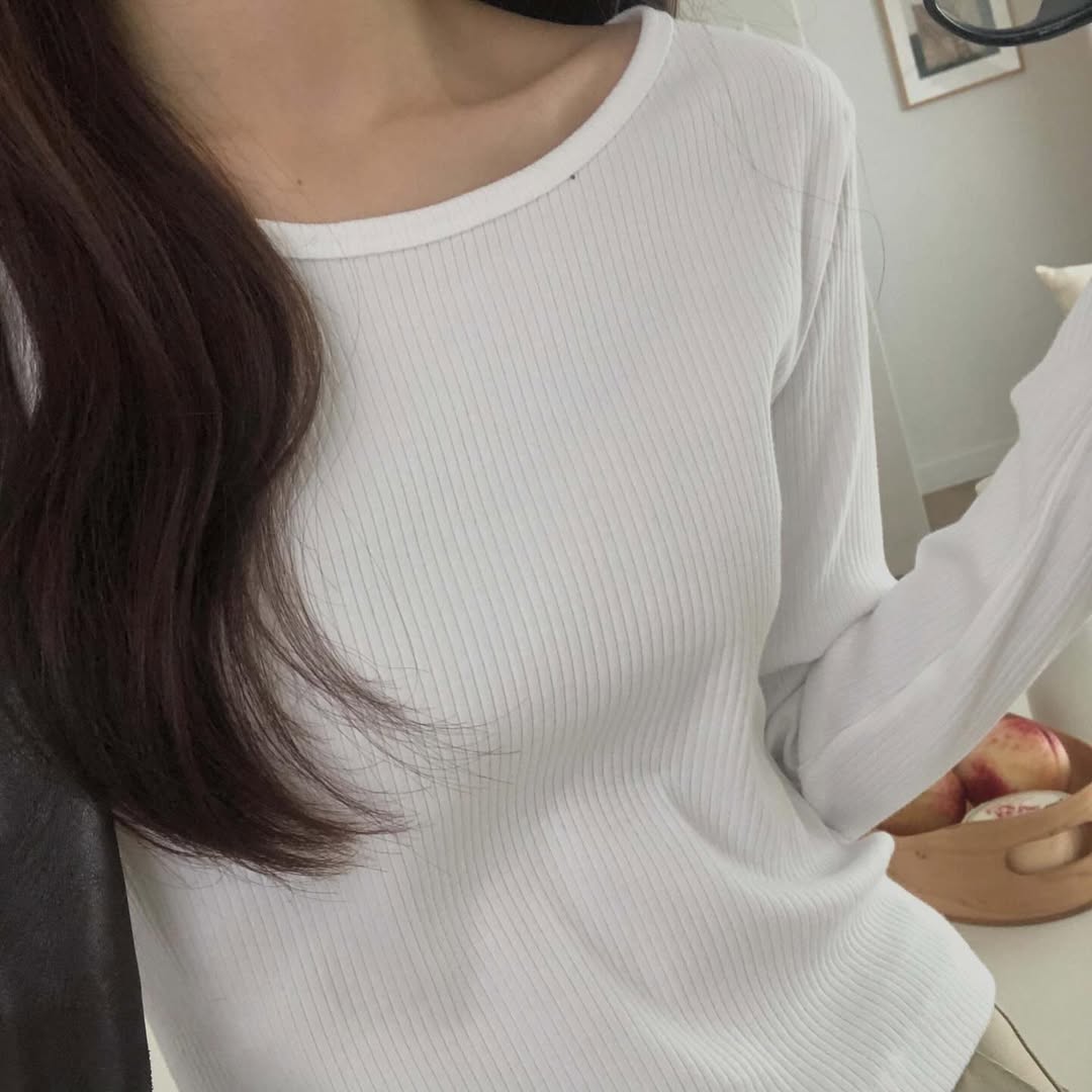 Top a maniche lunghe a costine vestibilità slim | Minimalista coreano