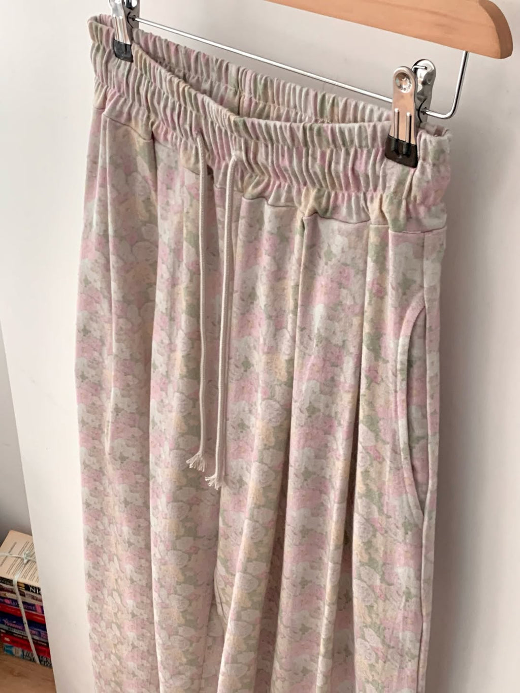 Excuse Pastel Floral Pin-Tuck Wide-Leg Trousers