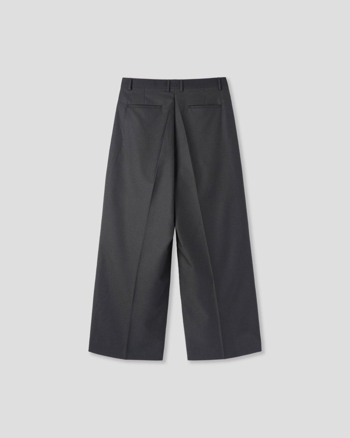 Corkage oversized one-tuck wide leg slacks in Black, fabric texture close-up