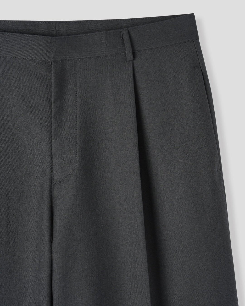 Corkage oversized one-tuck wide leg slacks in Black, product flat lay front view waist and pleat detail