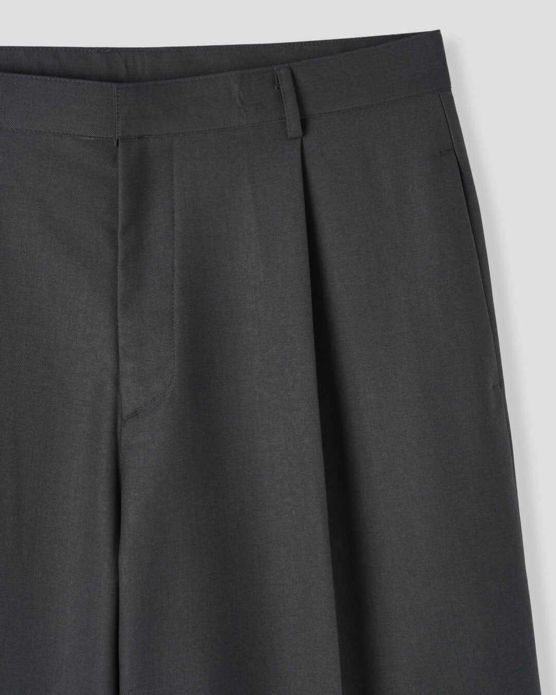 Corkage oversized one-tuck wide leg slacks in Black, product flat lay front view waist and pleat detail