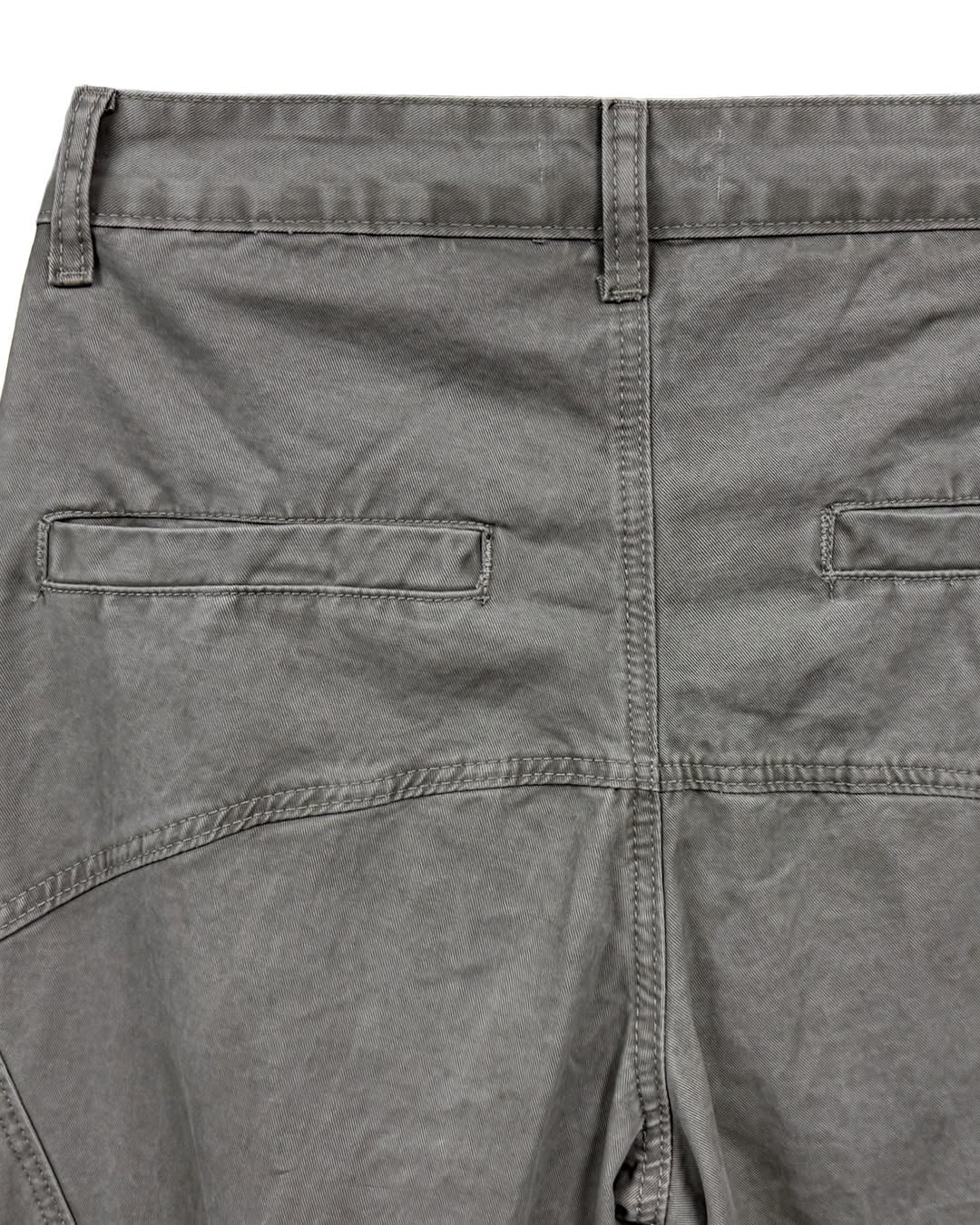 Pantaloni Cargo Curvi Tinto in Capo