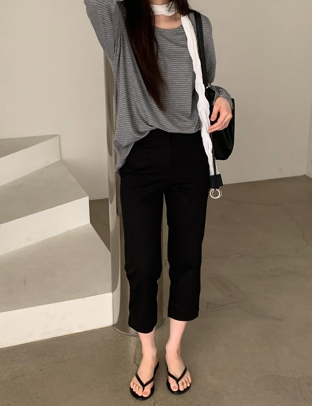 Pantaloni dritti alla caviglia neri