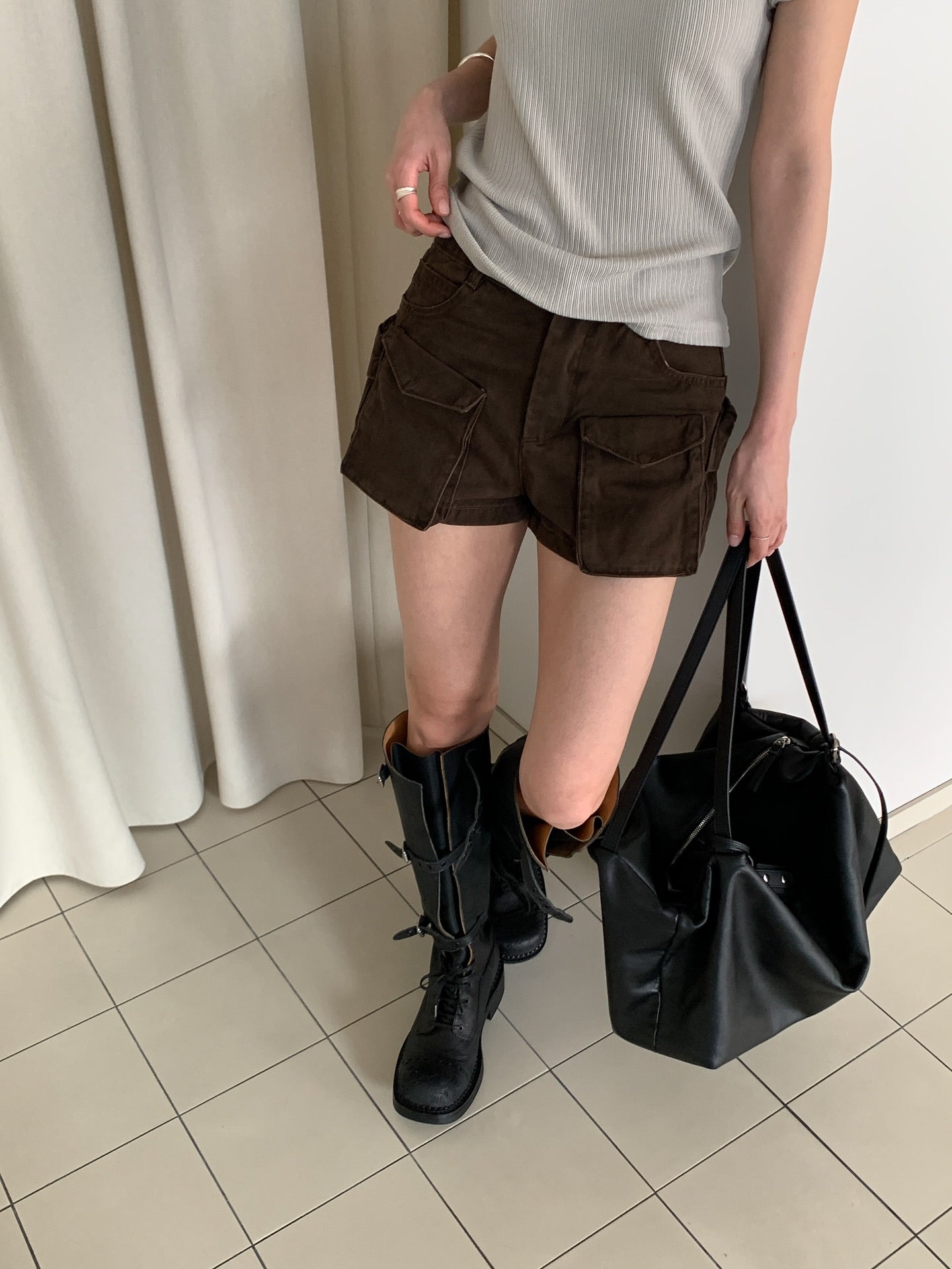 Vive L cargo shorts in Brown, styled look with boots