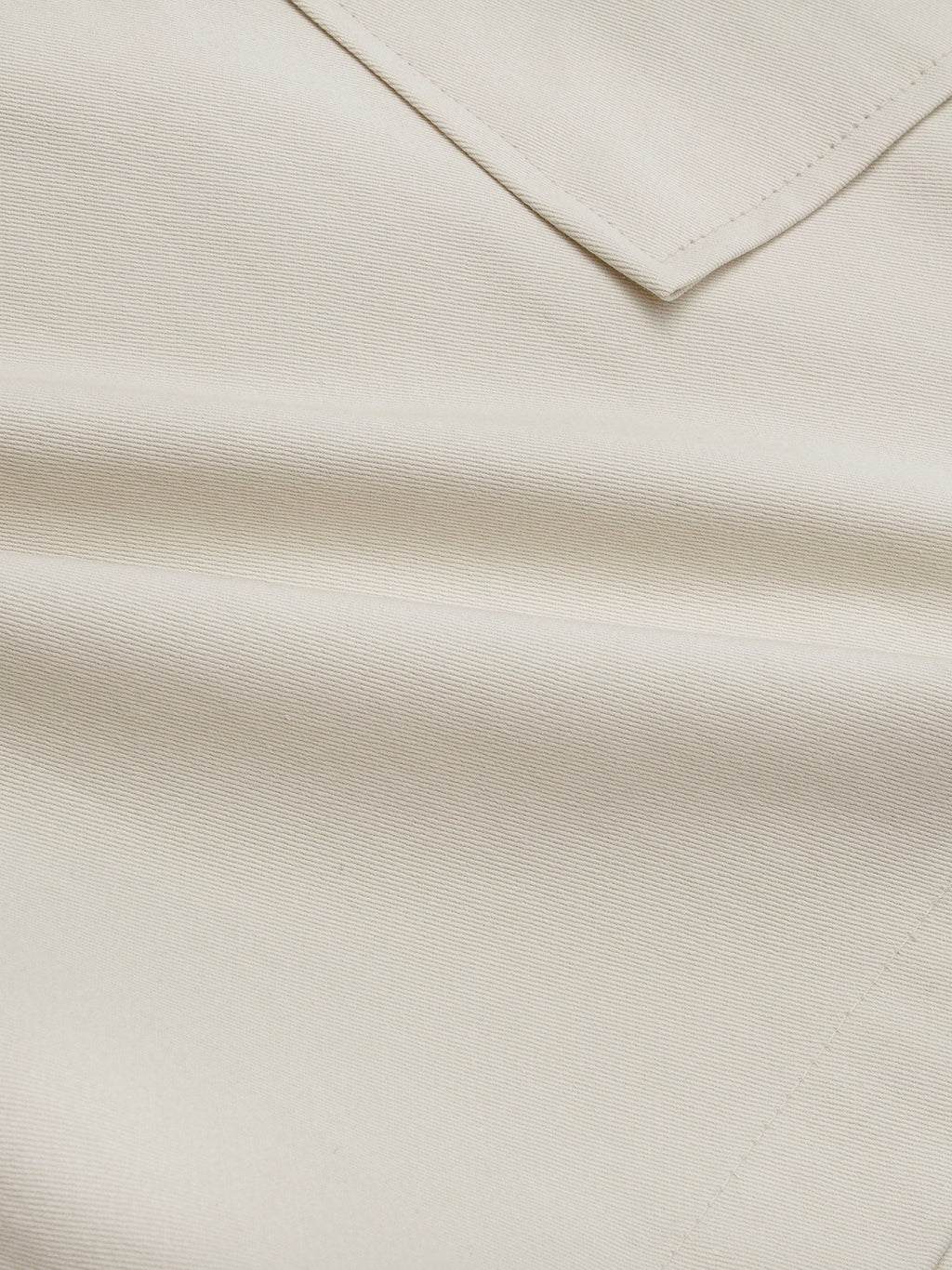Twill Diagonal Zip Cargo Bermuda Shorts — waistband detail