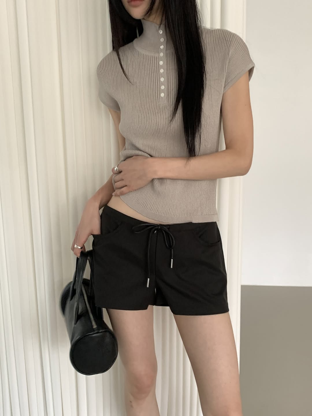 Merrymore Ribbed Henley Neck Cap Sleeve Cropped Knit Top