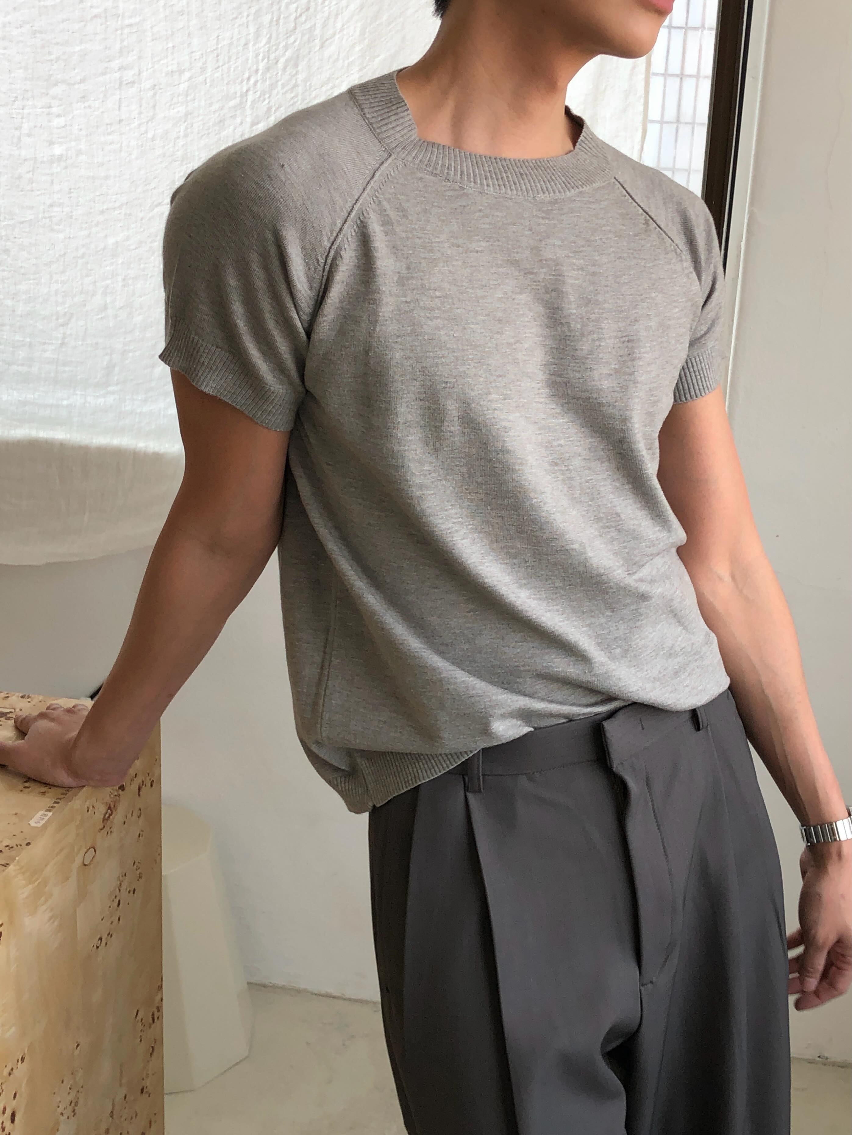 Raglan Sleeve Crew Neck Knit Tee — back detail