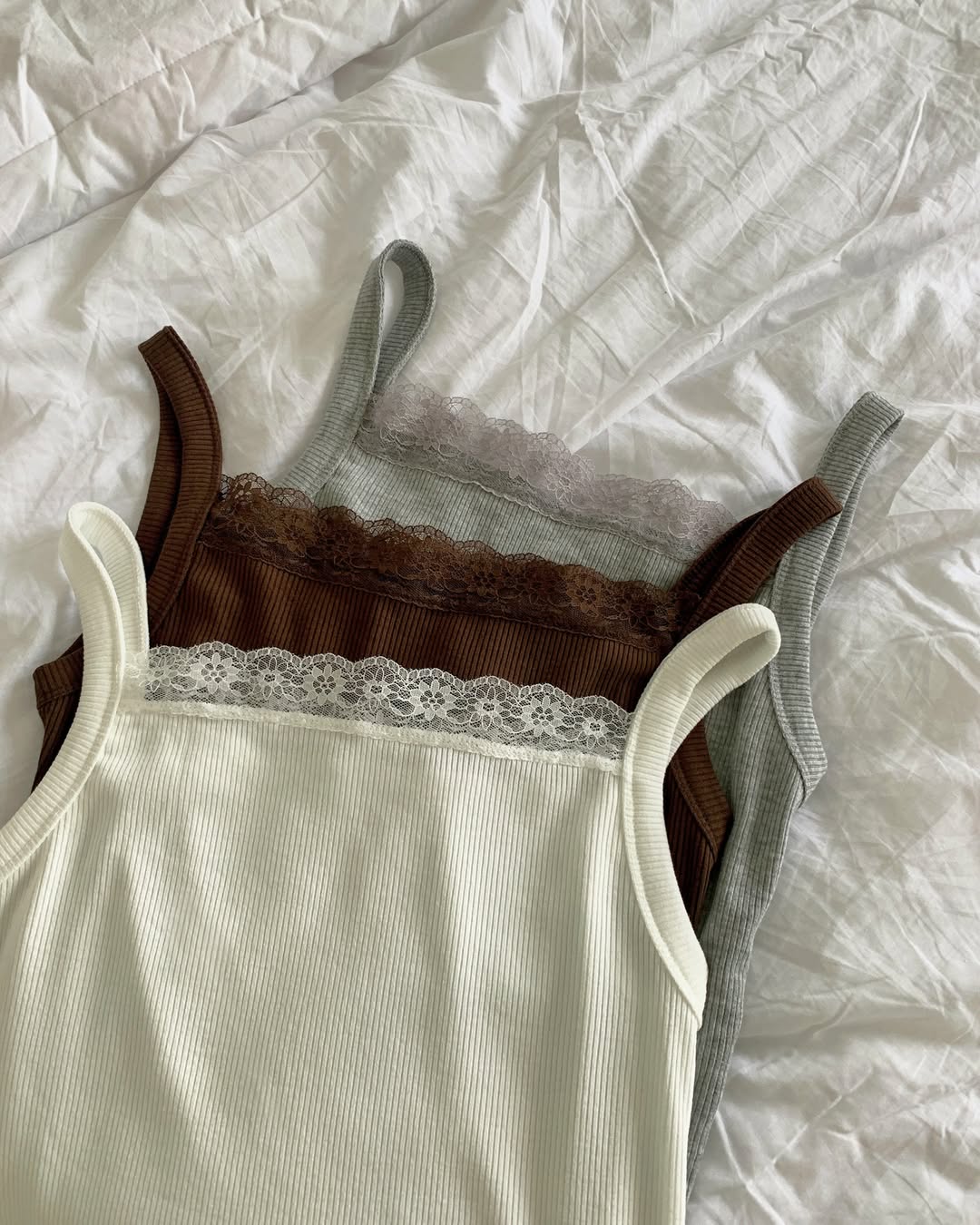 (2pack) Hing9 Ribbed Square Neck Lace Trim Camisole Top