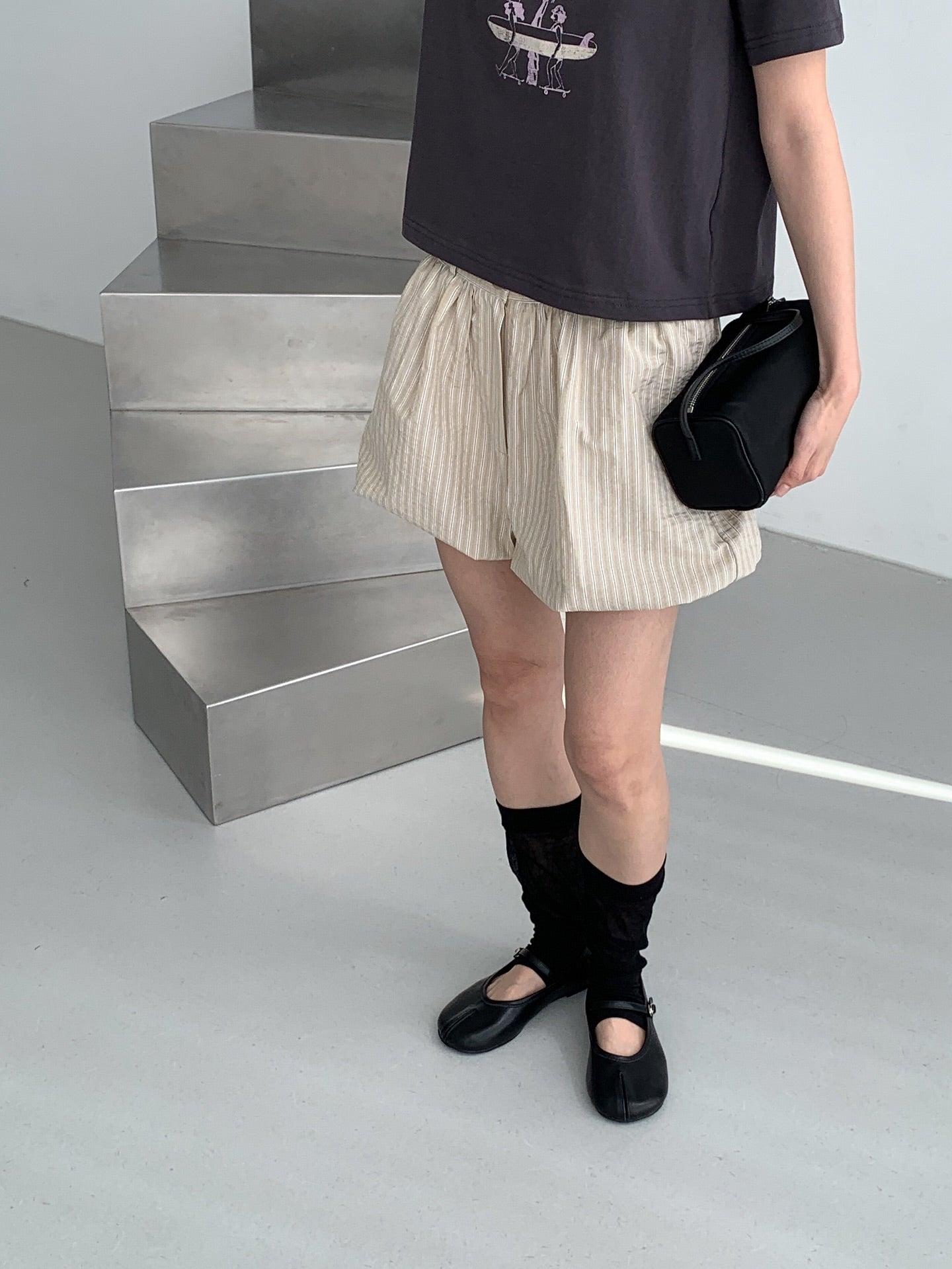 Vive L striped balloon shorts in Beige, front view styled