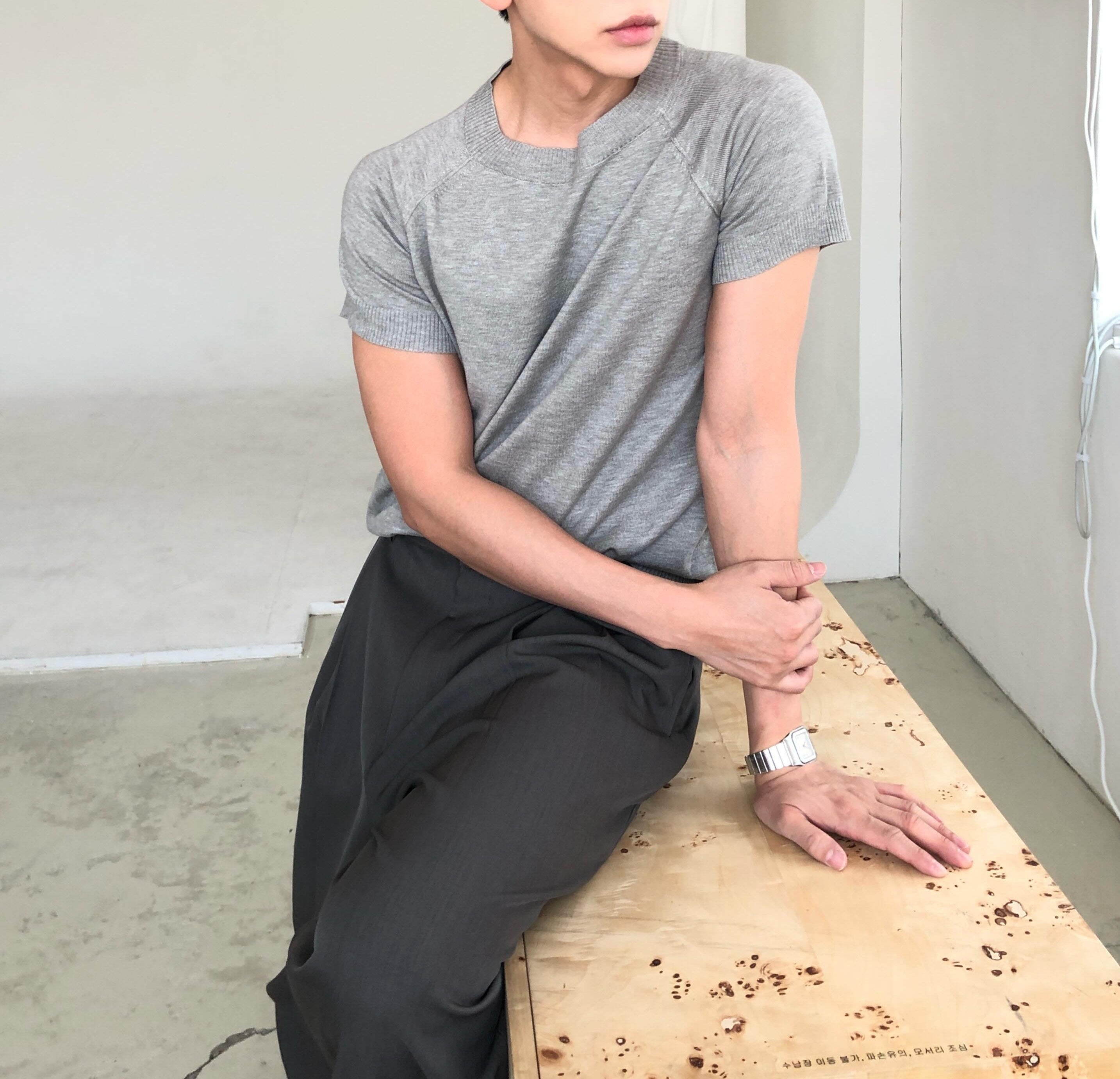 Raglan Sleeve Crew Neck Knit Tee — neckline detail
