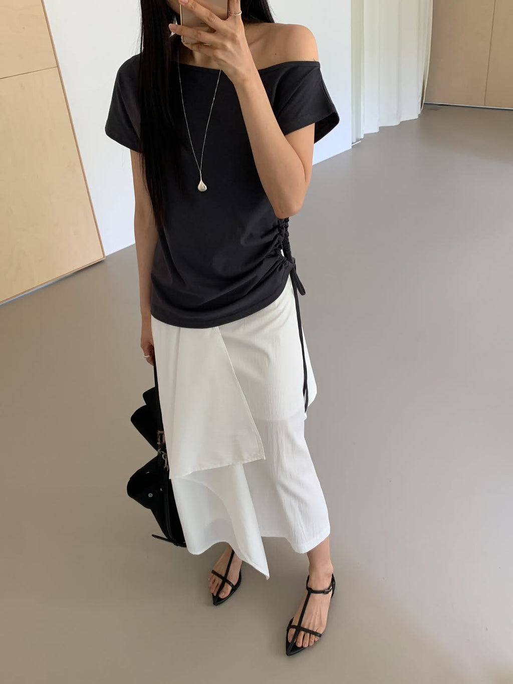 (2pack) Merrymore Berlin One Off-Shoulder Drawstring Cropped T-Shirt — One Size