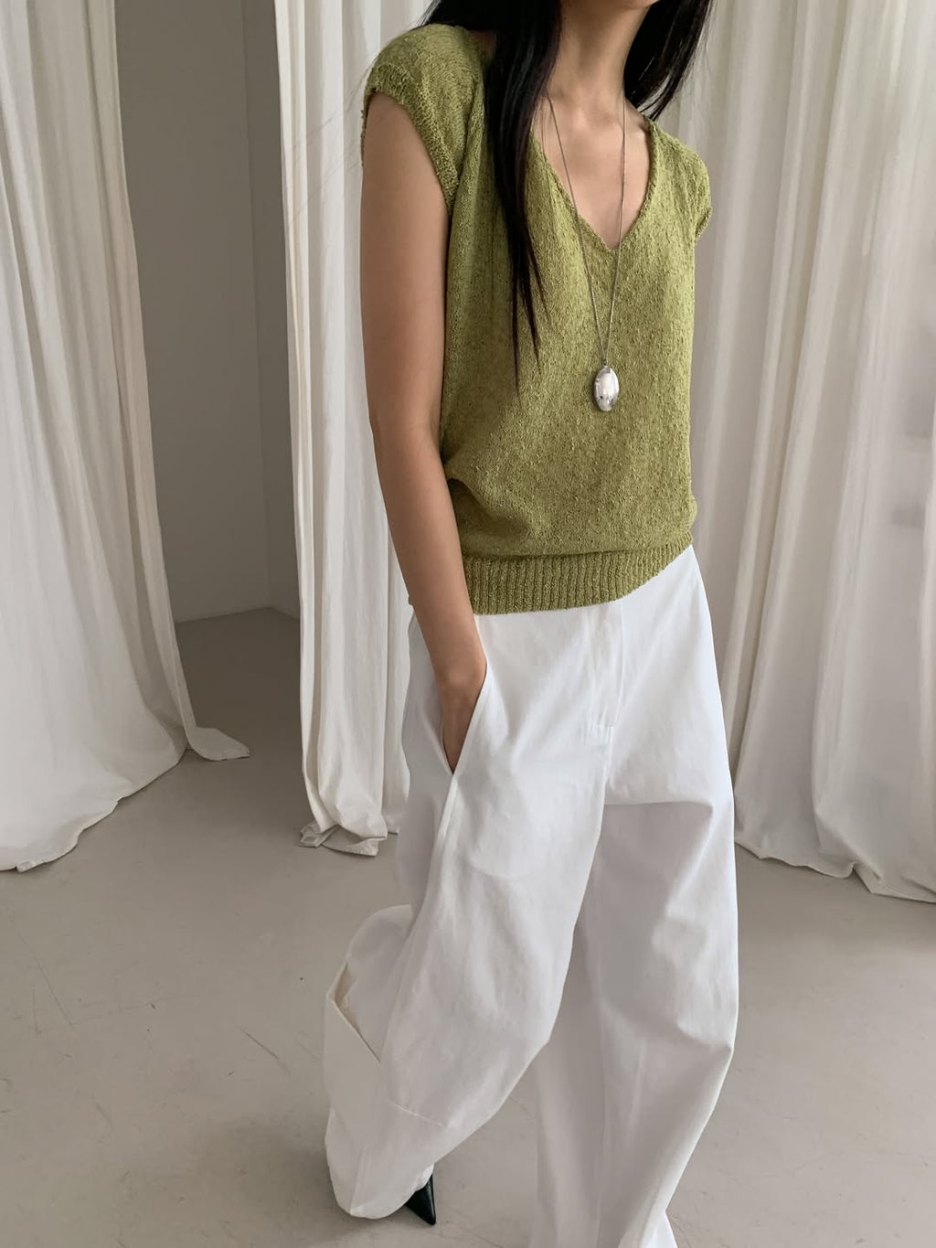 Merrymore V-Neck Cap Sleeve Knit Top
