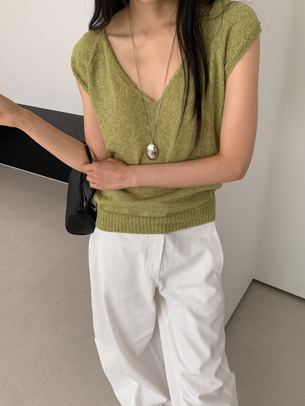 Merrymore V-Neck Cap Sleeve Knit Top