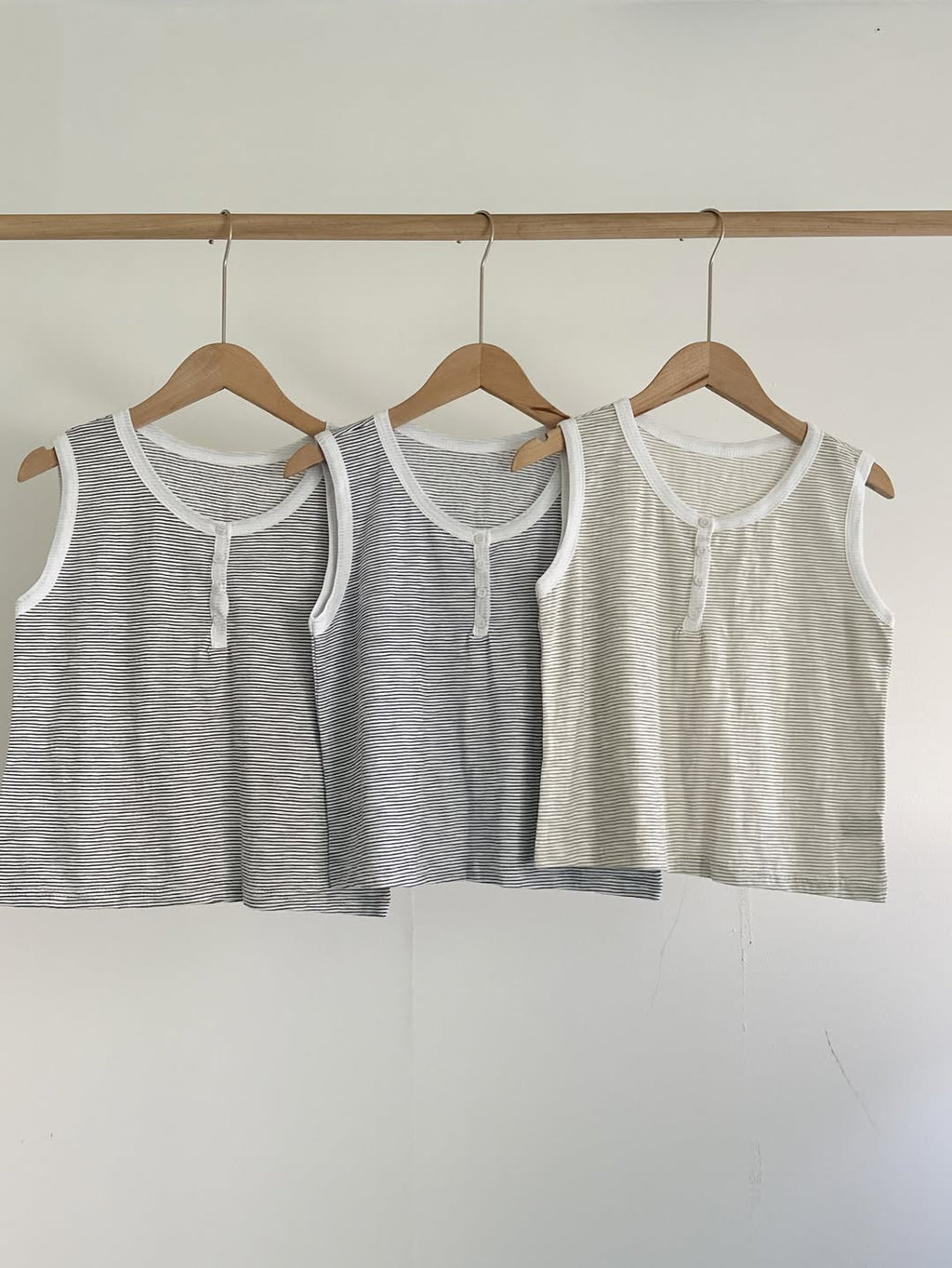 (2Pack) Obe Pinstripe Henley Button Sleeveless Top